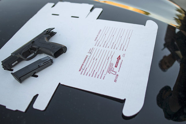 940985_1_1013-CRIME-CHICAGO-GUNS_standard